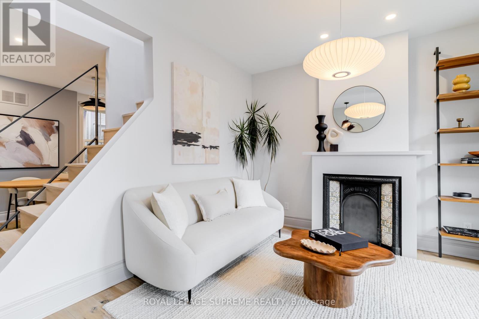 2 Plymouth Avenue, Toronto, Ontario  M6J 1Z1 - Photo 9 - C12915780