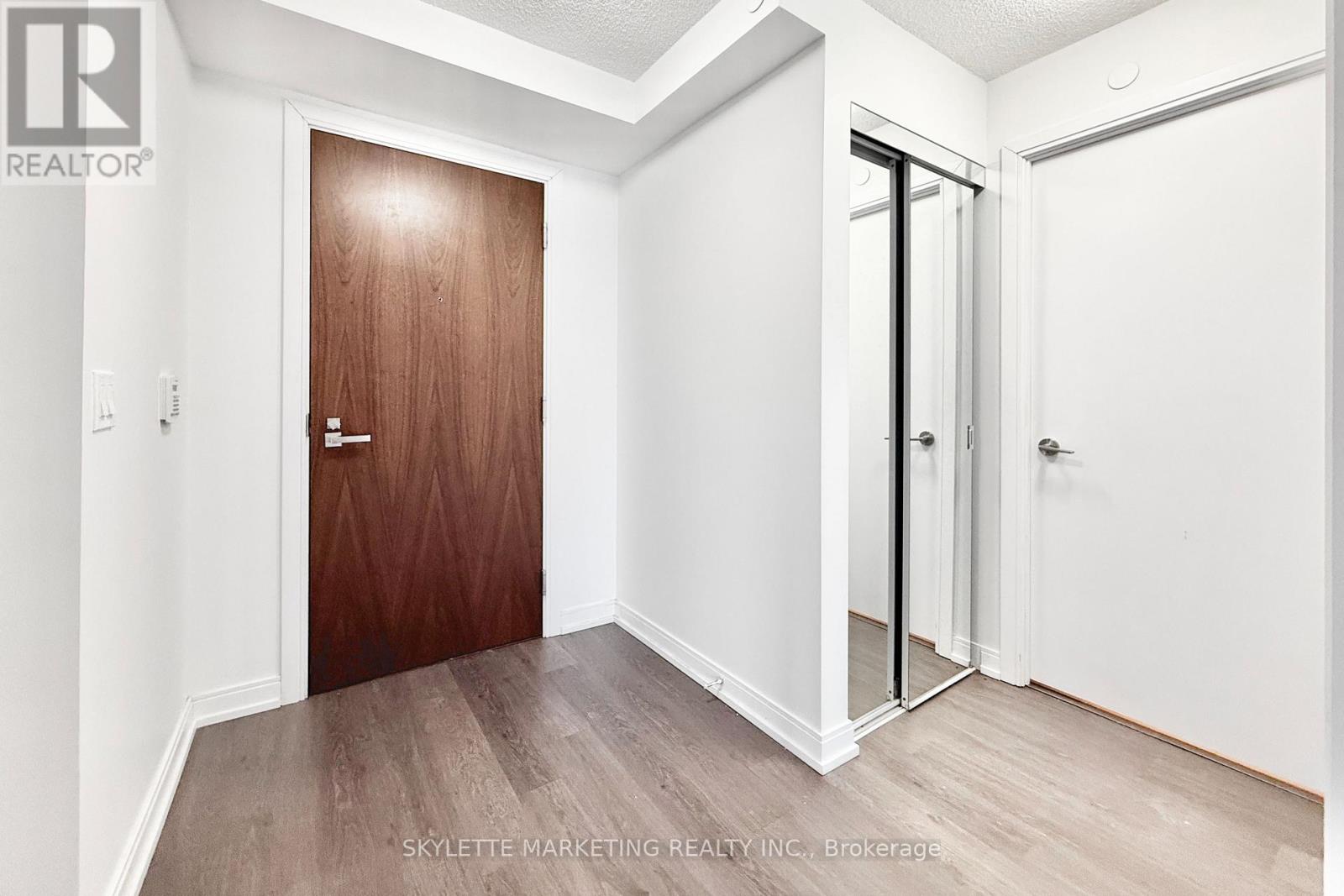 1806 - 255 Village Green Square, Toronto, Ontario  M1S 0L7 - Photo 3 - E12915740