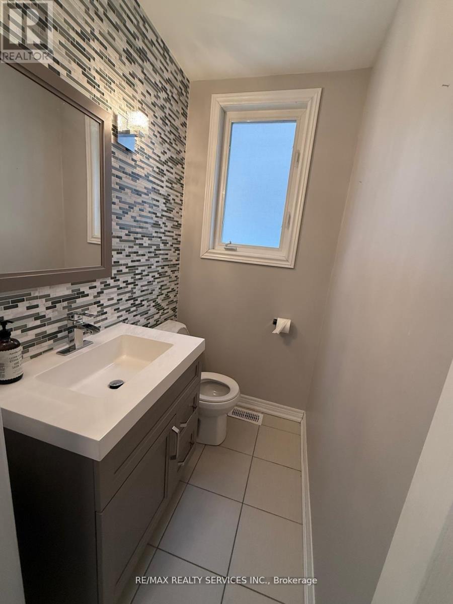 58 Promenade Drive N, Whitby, Ontario  L1R 0L4 - Photo 14 - E12915788