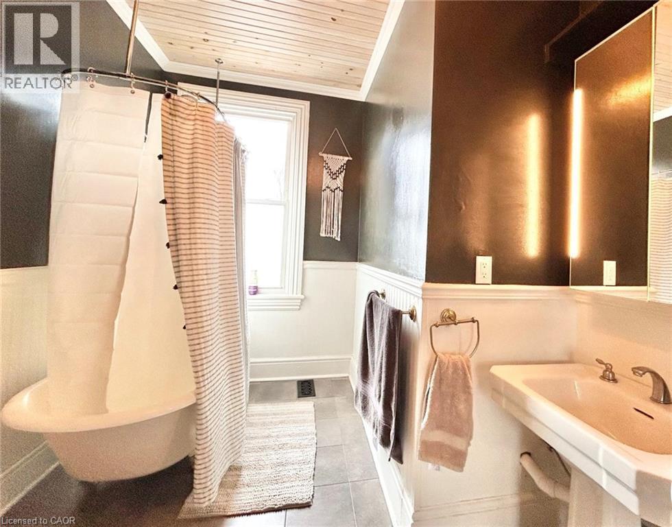 276 Hunter Street W, Hamilton, Ontario  L8P 1S3 - Photo 14 - 40814481