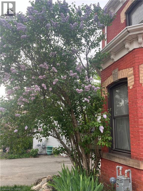 276 Hunter Street W, Hamilton, Ontario  L8P 1S3 - Photo 2 - 40814481