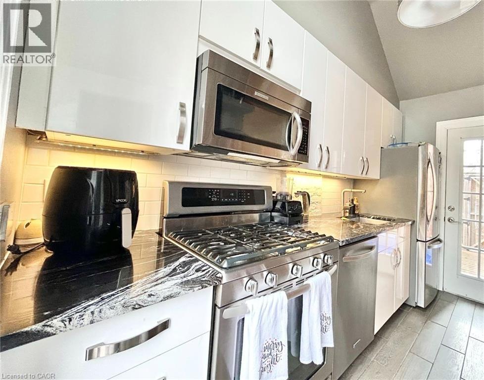 276 Hunter Street W, Hamilton, Ontario  L8P 1S3 - Photo 6 - 40814481