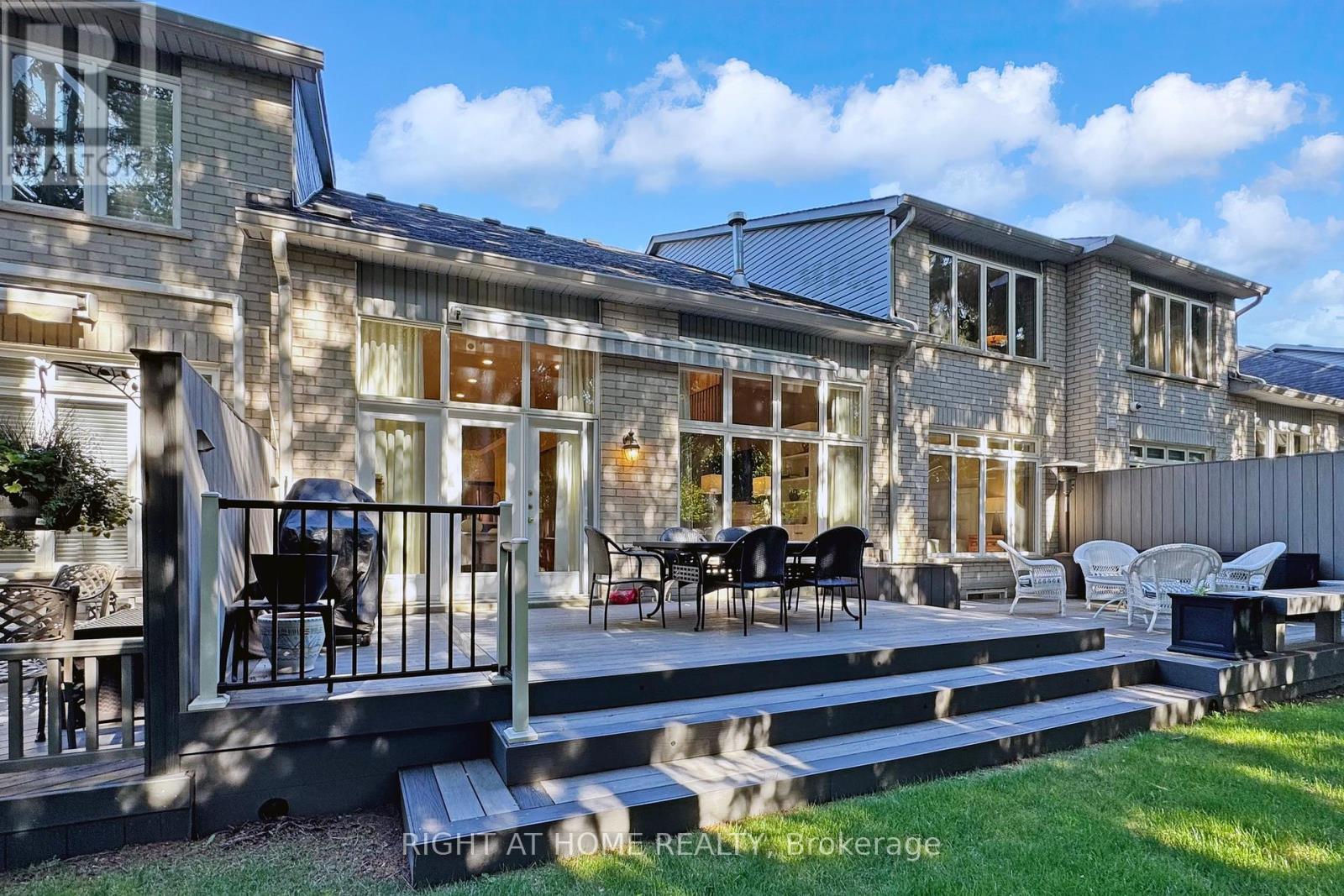 9 Arlington Way, Markham, Ontario  L3T 7W9 - Photo 44 - N12915666