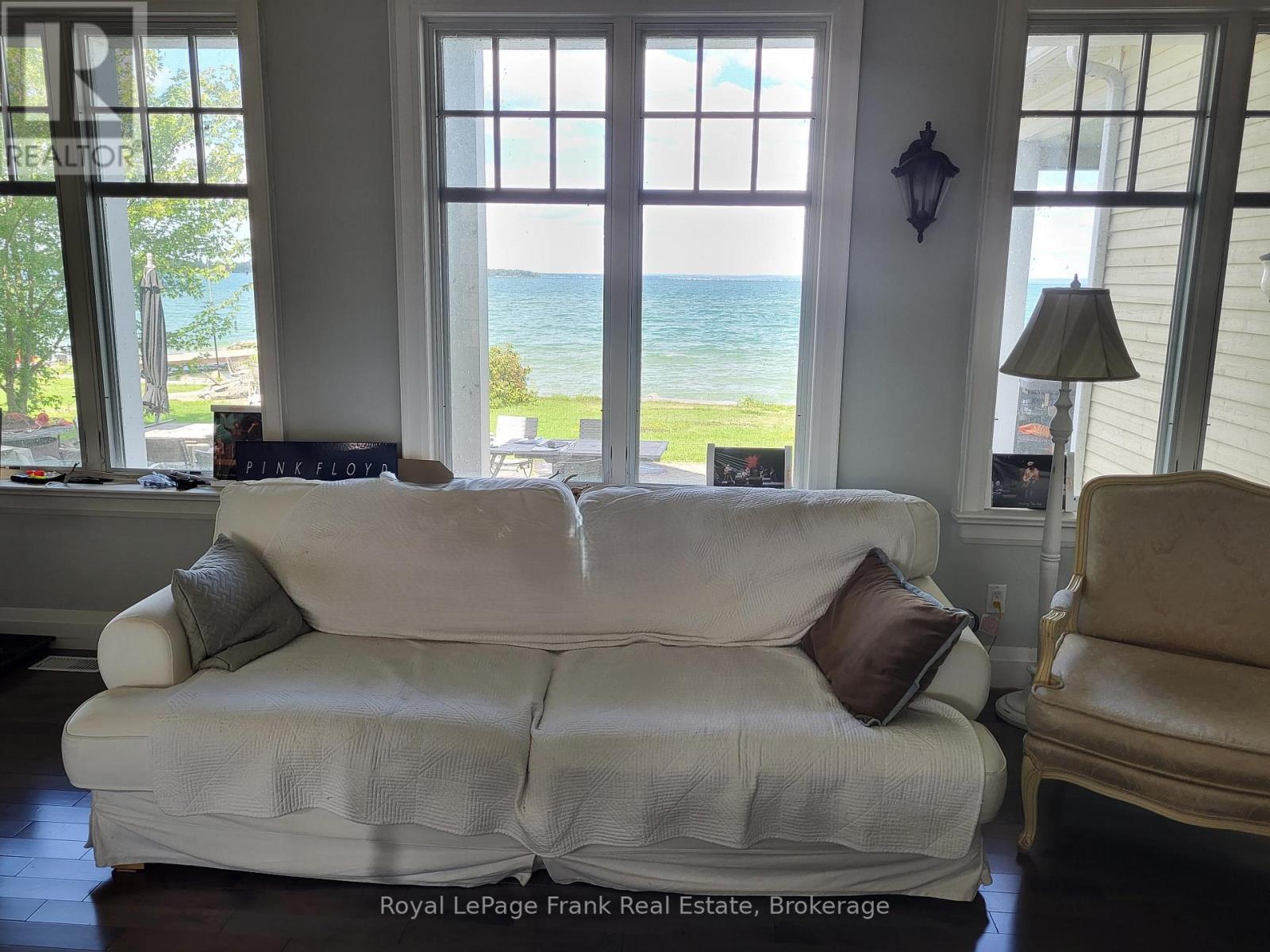 136 Lake Drive E, Georgina, Ontario  L4P 3E9 - Photo 5 - N12915784