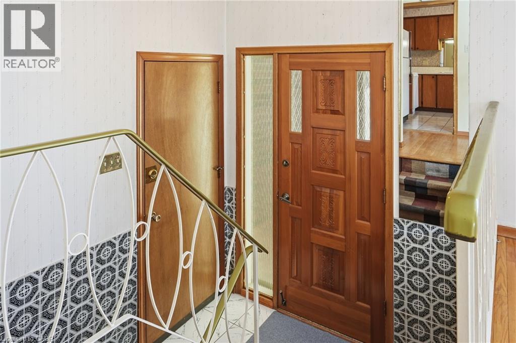 63 Marlowe Drive, Hamilton, Ontario  L9C 2H8 - Photo 4 - 40798987