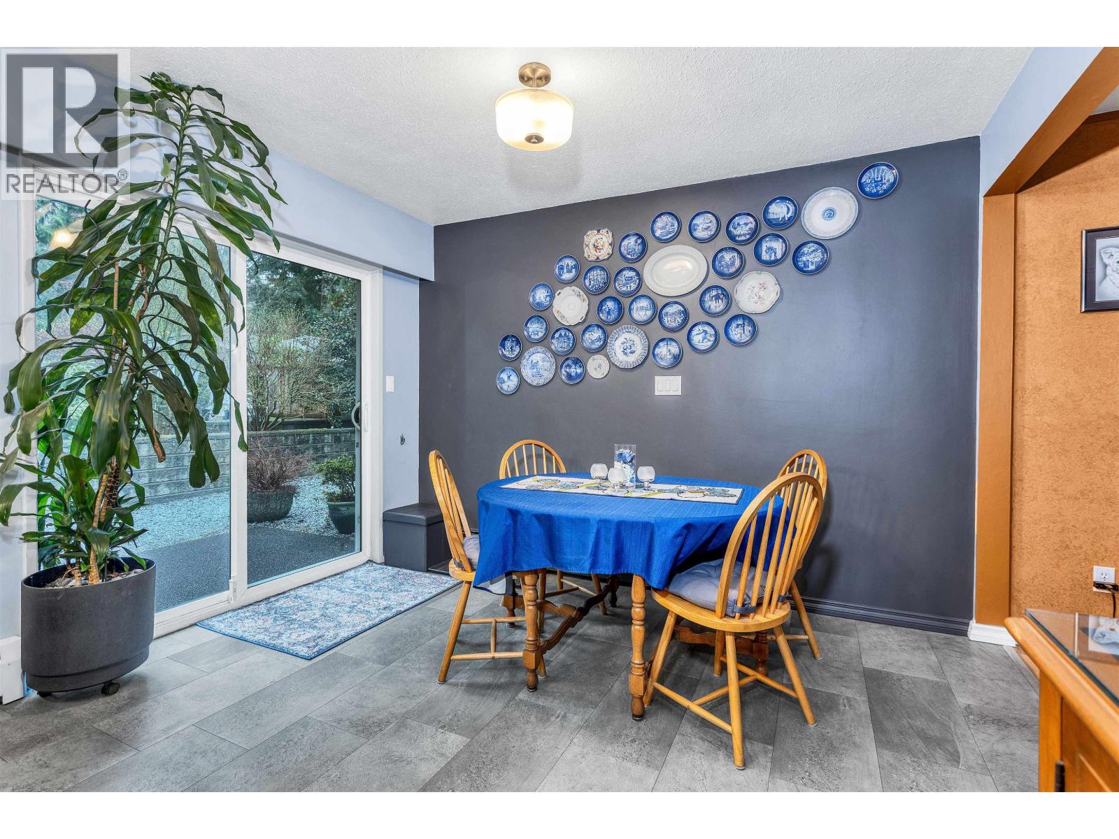 12146 Rothsay Street, Maple Ridge, British Columbia  V2W 1E2 - Photo 6 - R3101085