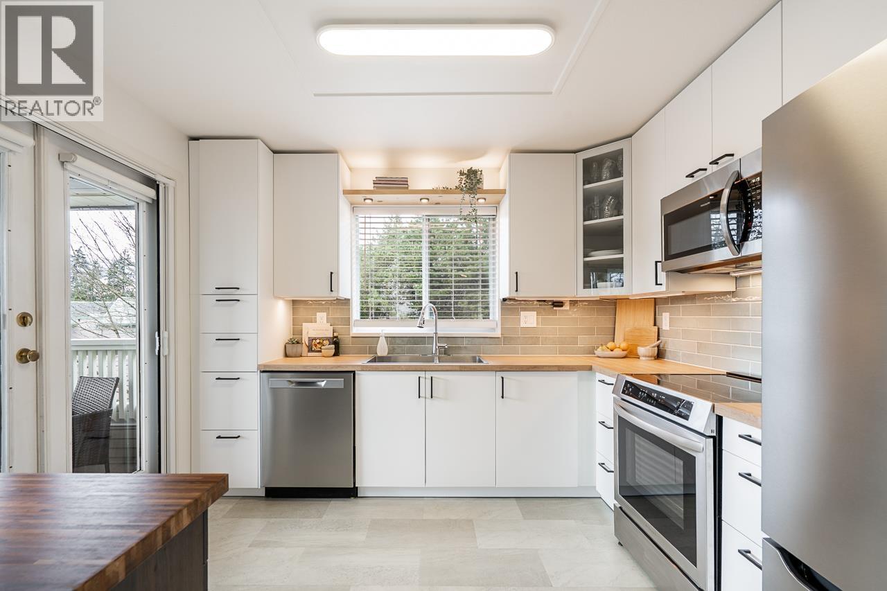 312 6745 Station Hill Court, Burnaby, British Columbia  V3N 4Z4 - Photo 13 - R3102789