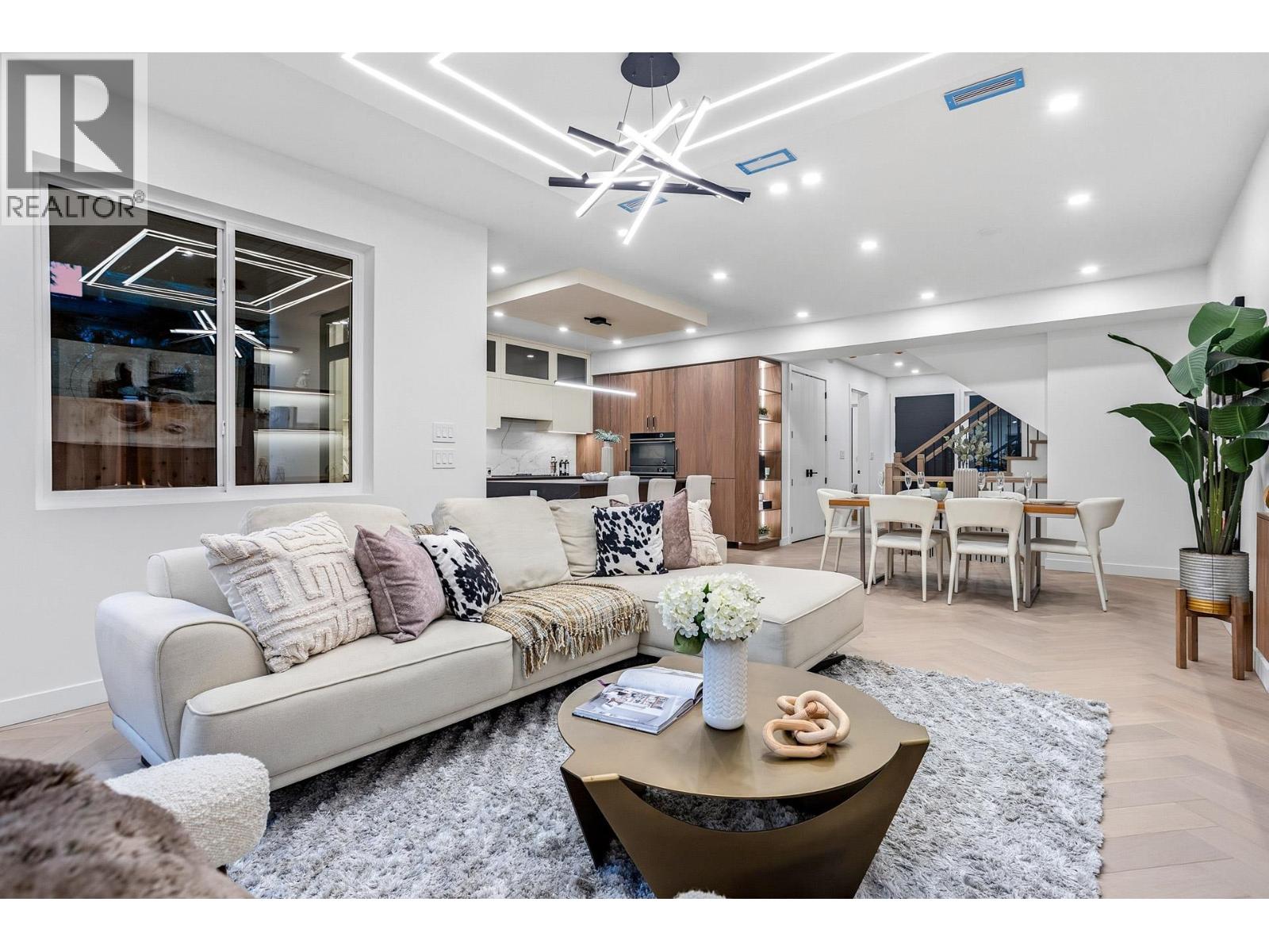 1921 Tatlow Avenue, North Vancouver, British Columbia  V7P 3A2 - Photo 8 - R3102846