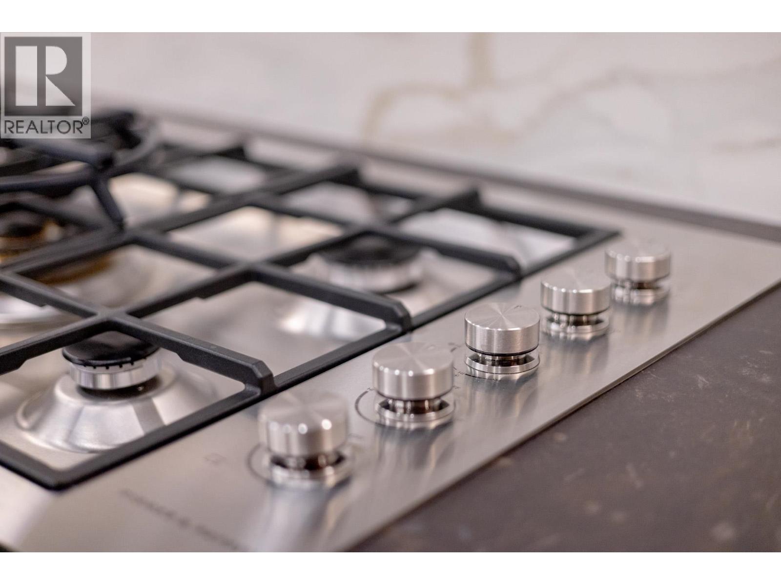 1921 Tatlow Avenue, North Vancouver, British Columbia  V7P 3A2 - Photo 13 - R3102846