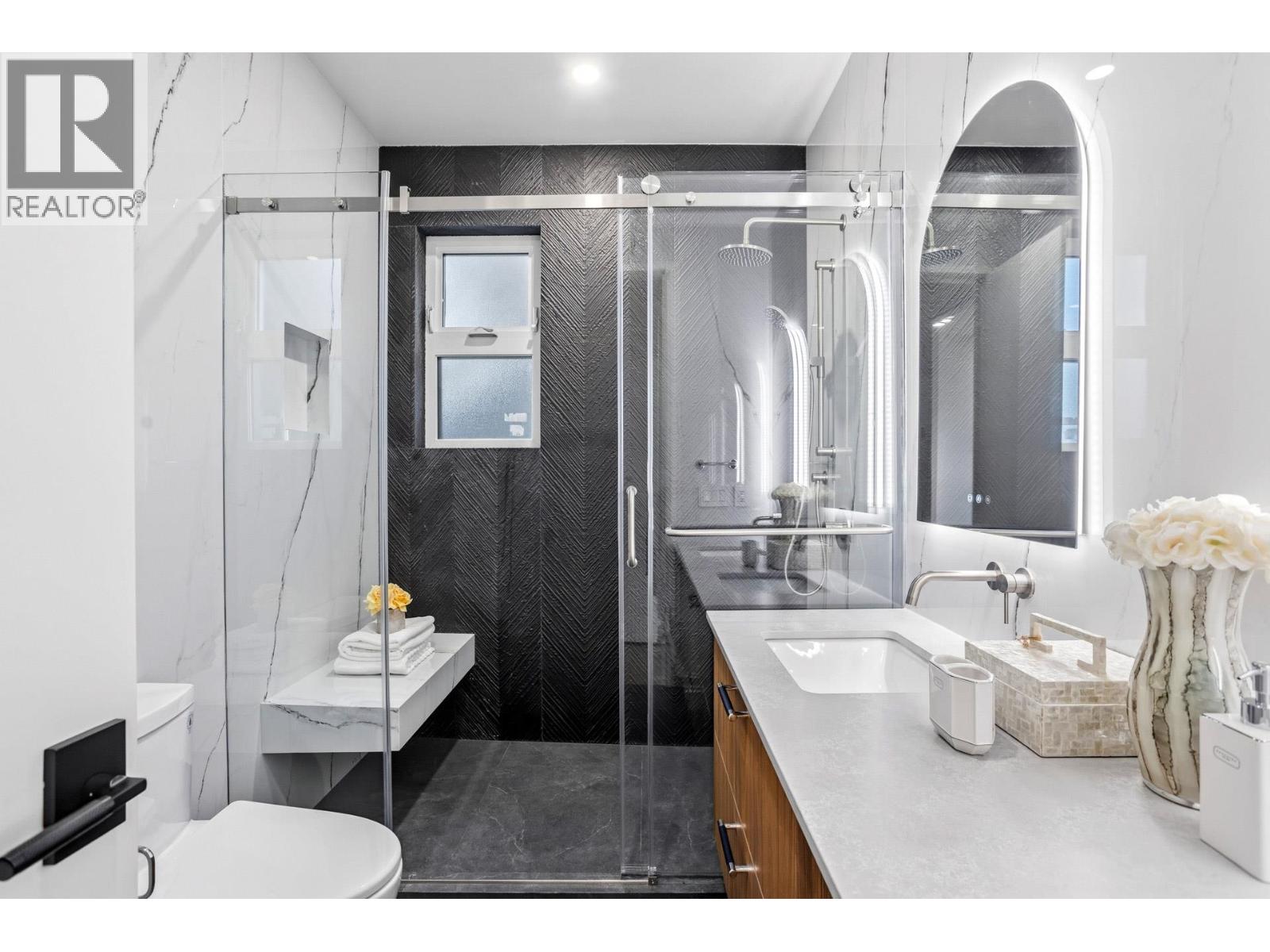 1921 Tatlow Avenue, North Vancouver, British Columbia  V7P 3A2 - Photo 24 - R3102846