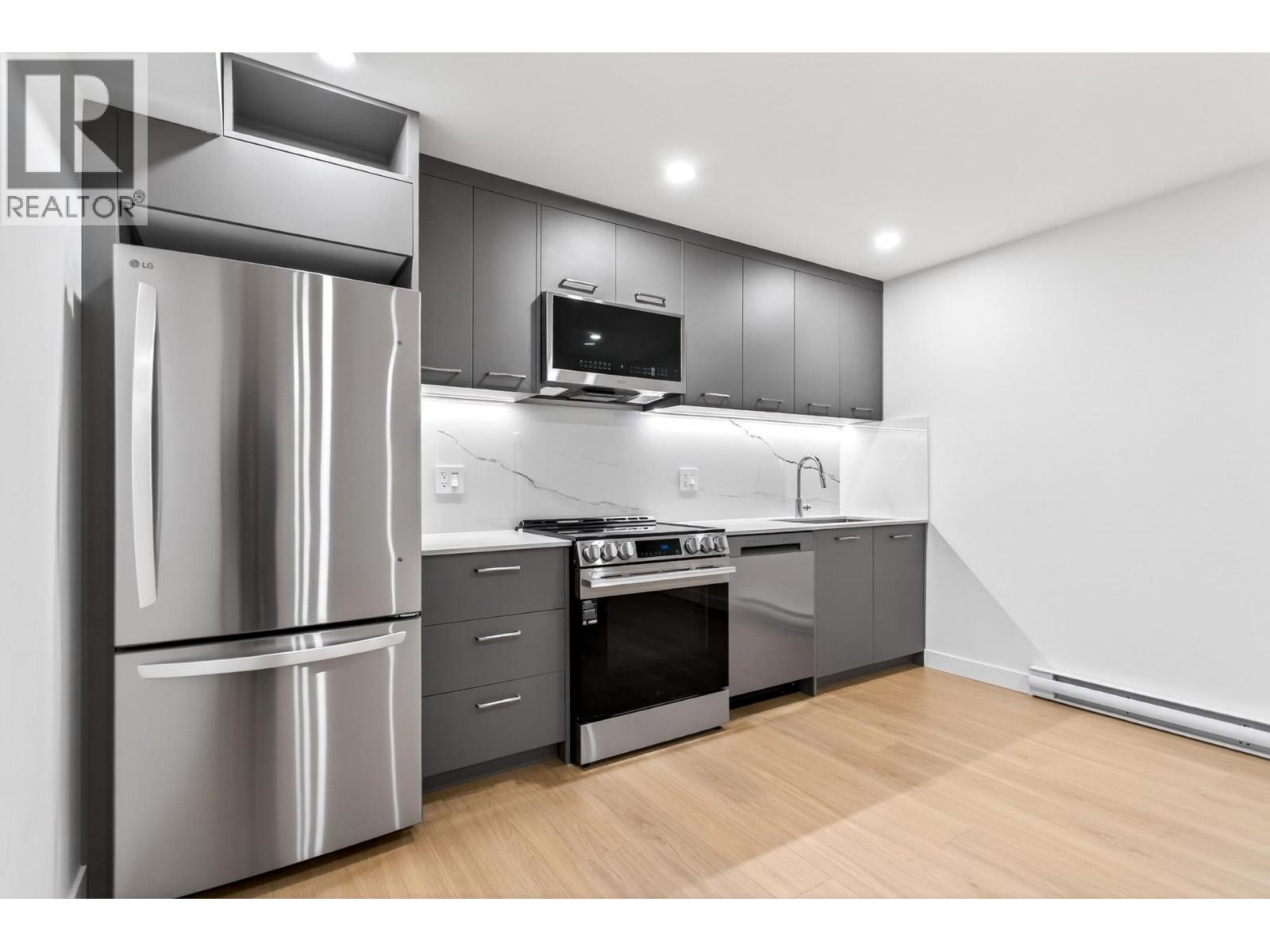 1921 Tatlow Avenue, North Vancouver, British Columbia  V7P 3A2 - Photo 34 - R3102846