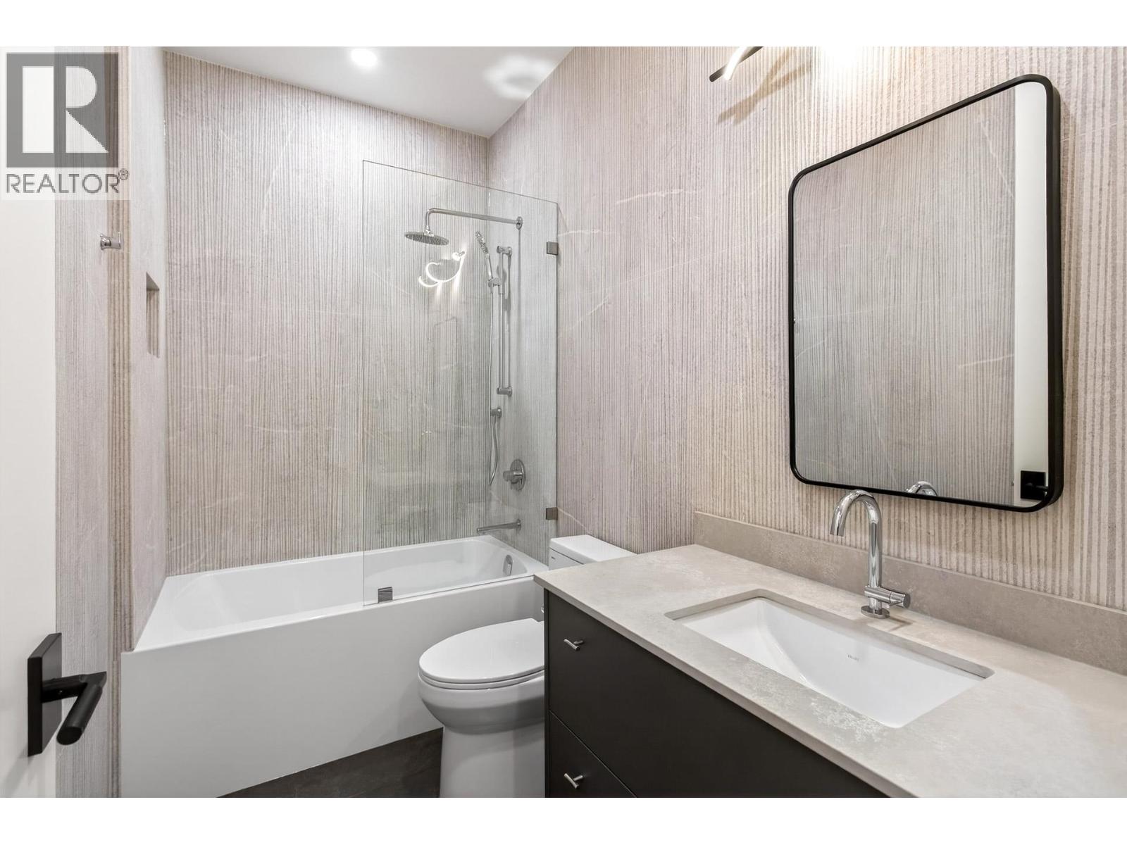 1921 Tatlow Avenue, North Vancouver, British Columbia  V7P 3A2 - Photo 31 - R3102846