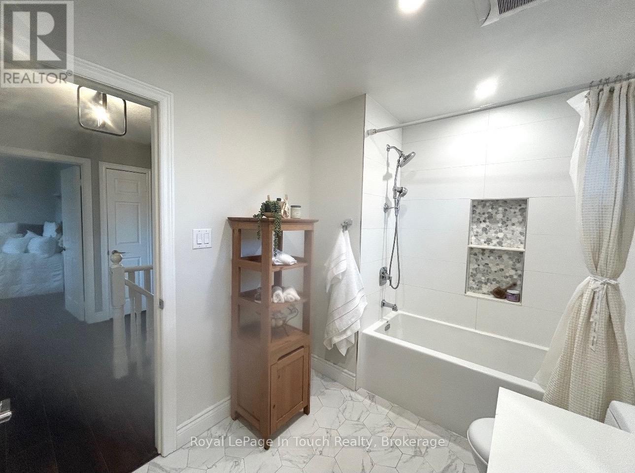 153 Ferndale Drive S, Barrie, Ontario  L4N 6X9 - Photo 31 - S12915308