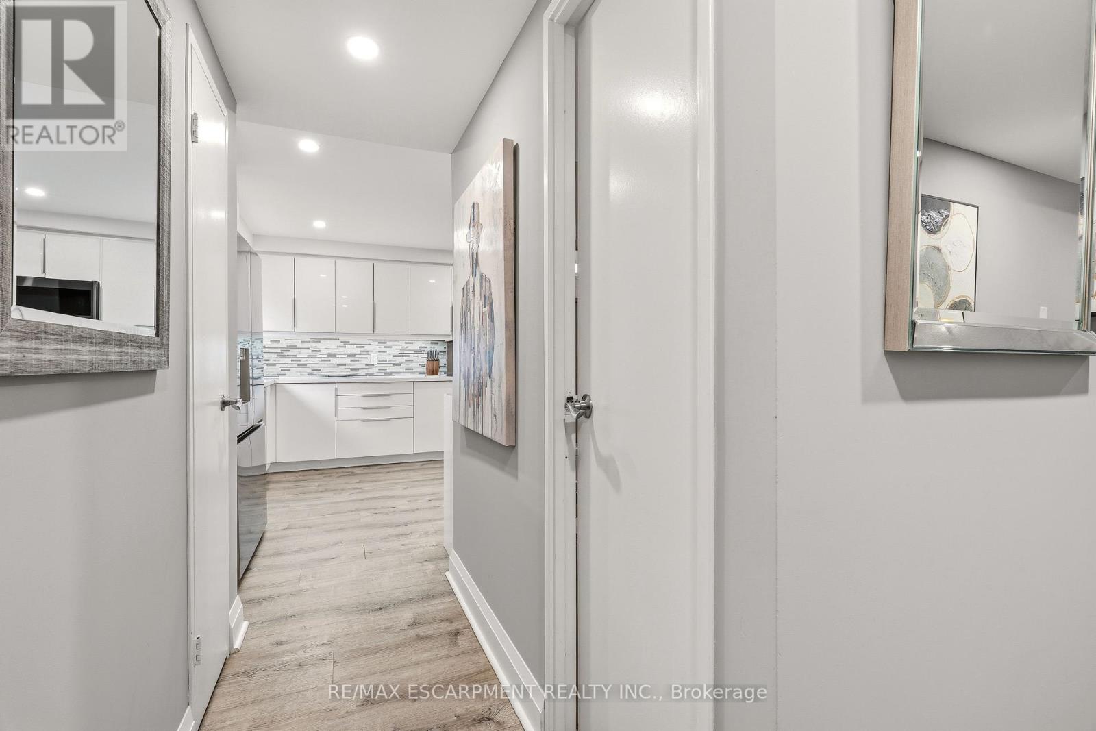 177 - 1250 Mississauga Valley Boulevard, Mississauga, Ontario  L5A 3R6 - Photo 8 - W12915682