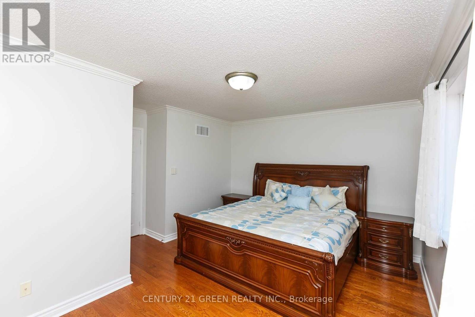 Upper - 3241 Bruzan Crescent, Mississauga, Ontario  L5N 8E7 - Photo 9 - W12915708