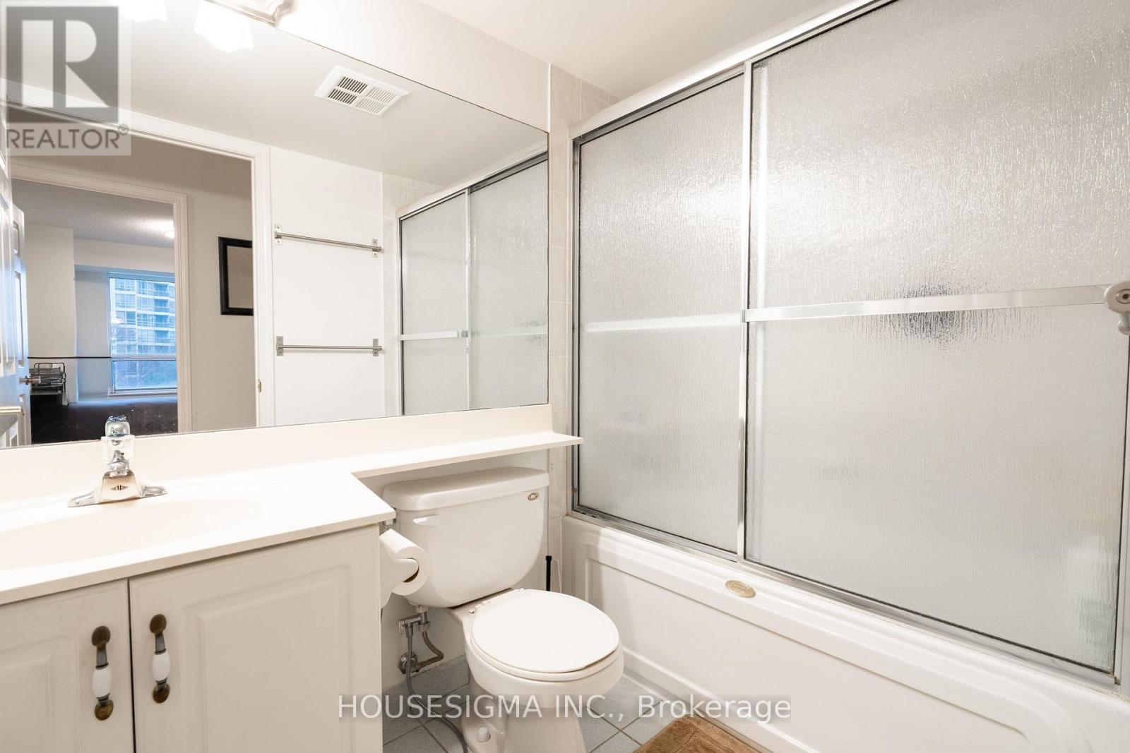 513 - 35 Kingsbridge Garden Circle, Mississauga, Ontario  L5R 3Z5 - Photo 12 - W12915716