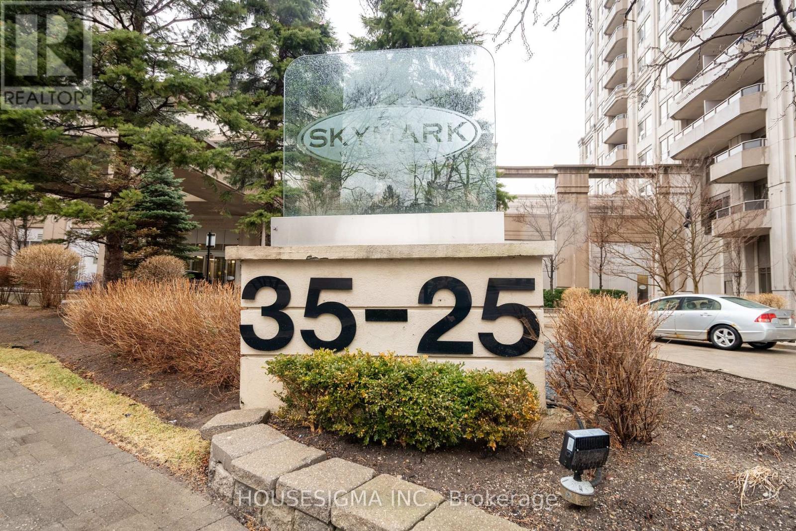 513 - 35 Kingsbridge Garden Circle, Mississauga, Ontario  L5R 3Z5 - Photo 2 - W12915716