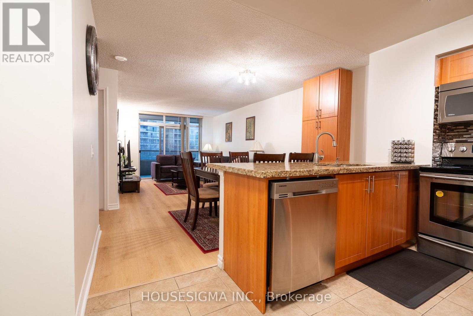 513 - 35 Kingsbridge Garden Circle, Mississauga, Ontario  L5R 3Z5 - Photo 4 - W12915716