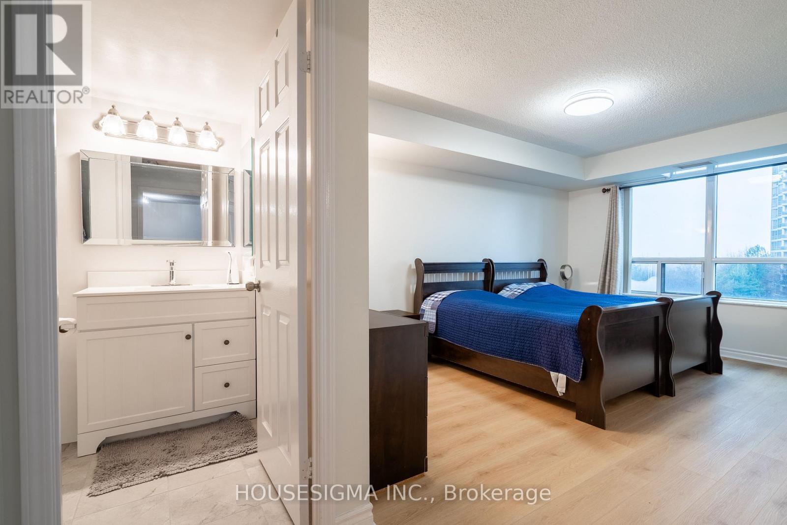 513 - 35 Kingsbridge Garden Circle, Mississauga, Ontario  L5R 3Z5 - Photo 7 - W12915716