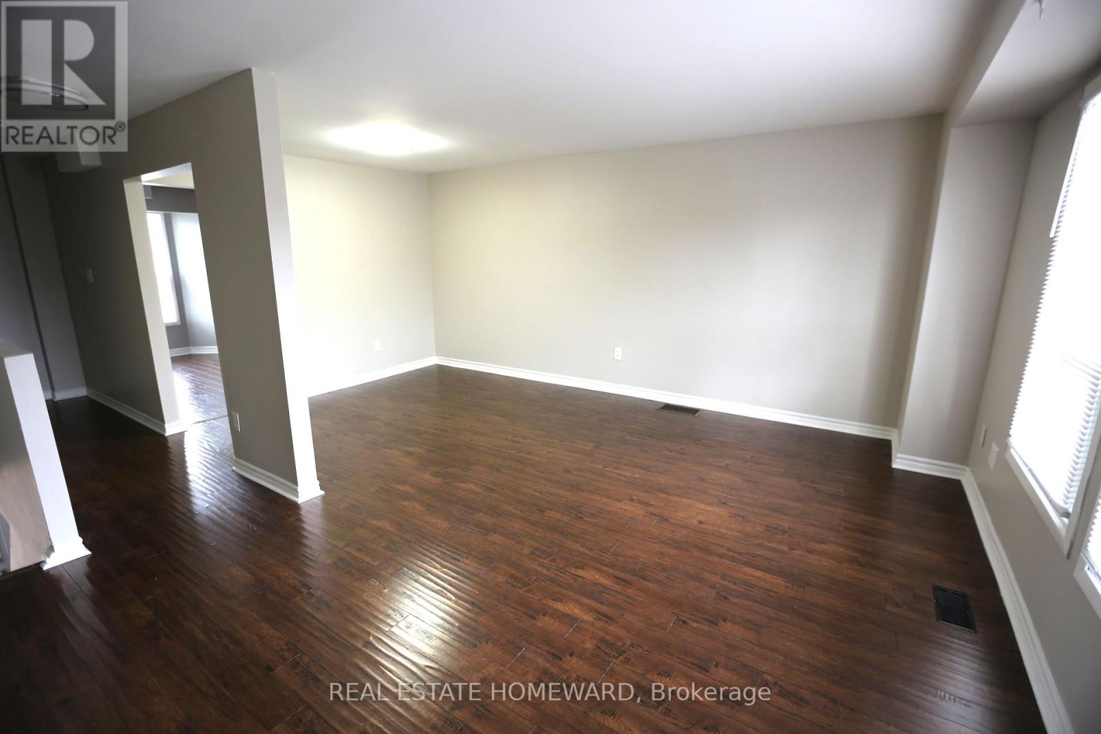 104 Enderby Crescent, Brampton, Ontario  L6T 4C6 - Photo 5 - W12915776