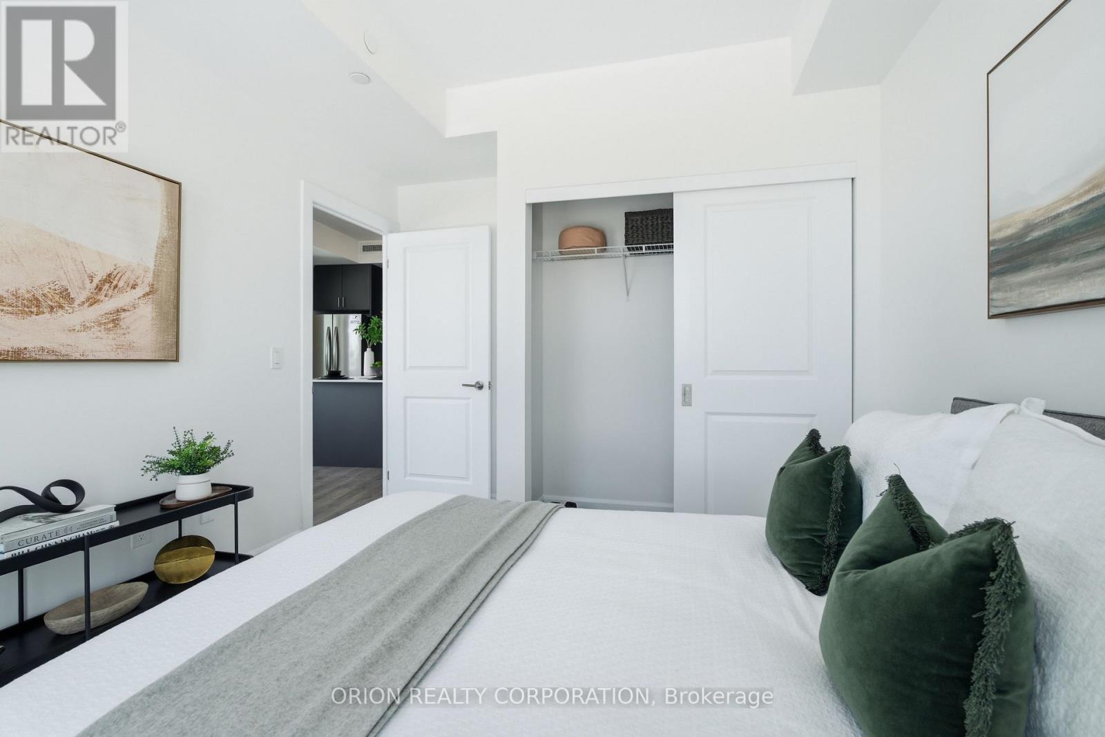 1704 - 3240 William Coltson Avenue, Oakville, Ontario  L6H 8C8 - Photo 25 - W12915790