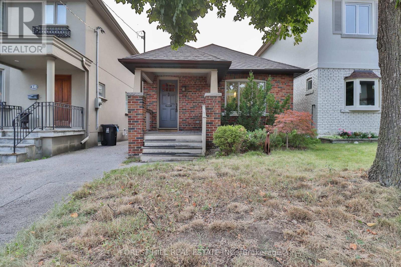 22 WHITEWOOD ROAD, Toronto, Ontario