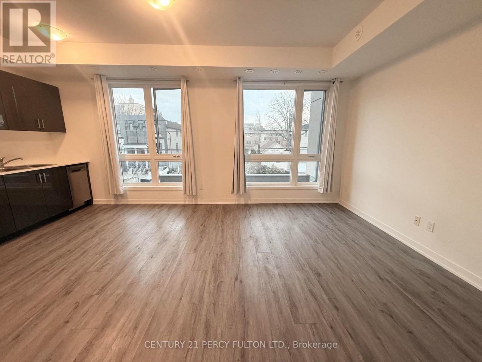 7 - 10 Marquette Avenue, Toronto, Ontario  M6A 0E1 - Photo 2 - C12869974