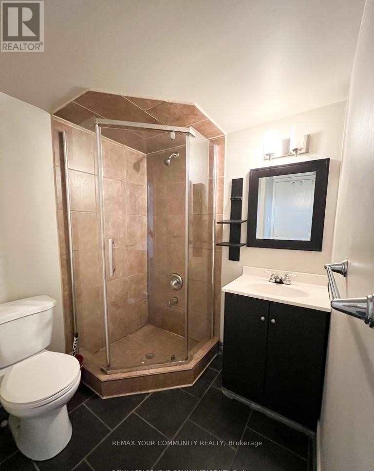 58 Larksmere Court, Markham, Ontario  L3R 3R1 - Photo 6 - N12911570