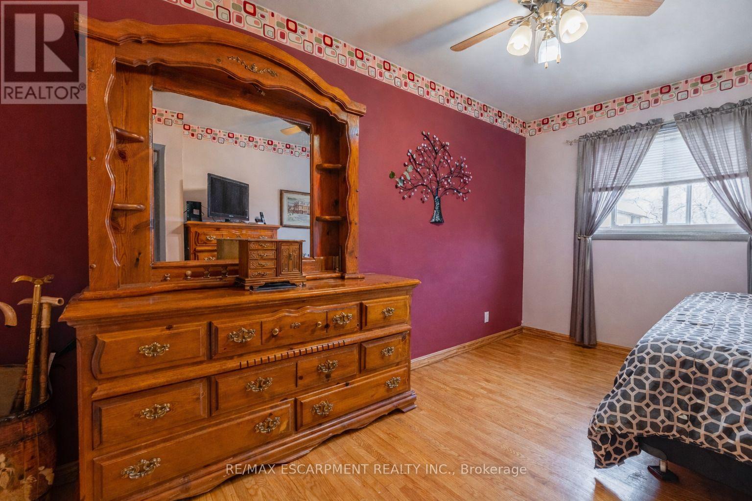 161 East 24th Street, Hamilton, Ontario  L8V 2Y2 - Photo 10 - X12915696