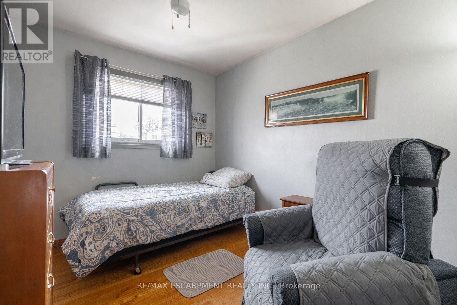 161 East 24th Street, Hamilton, Ontario  L8V 2Y2 - Photo 11 - X12915696