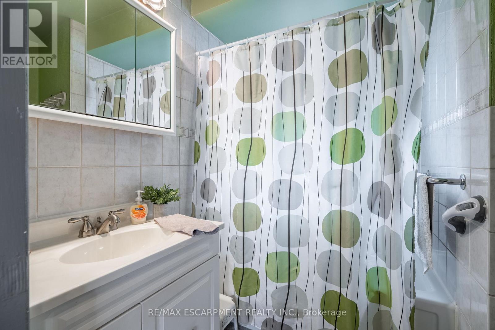 161 East 24th Street, Hamilton, Ontario  L8V 2Y2 - Photo 12 - X12915696