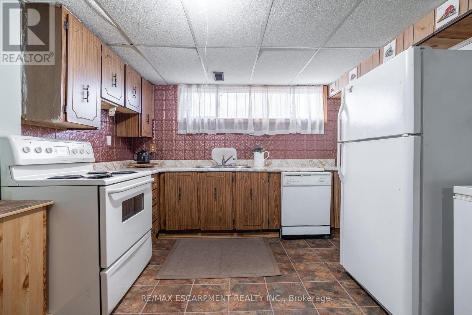 161 East 24th Street, Hamilton, Ontario  L8V 2Y2 - Photo 17 - X12915696