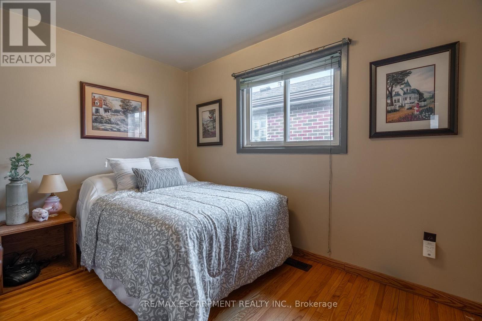 161 East 24th Street, Hamilton, Ontario  L8V 2Y2 - Photo 7 - X12915696