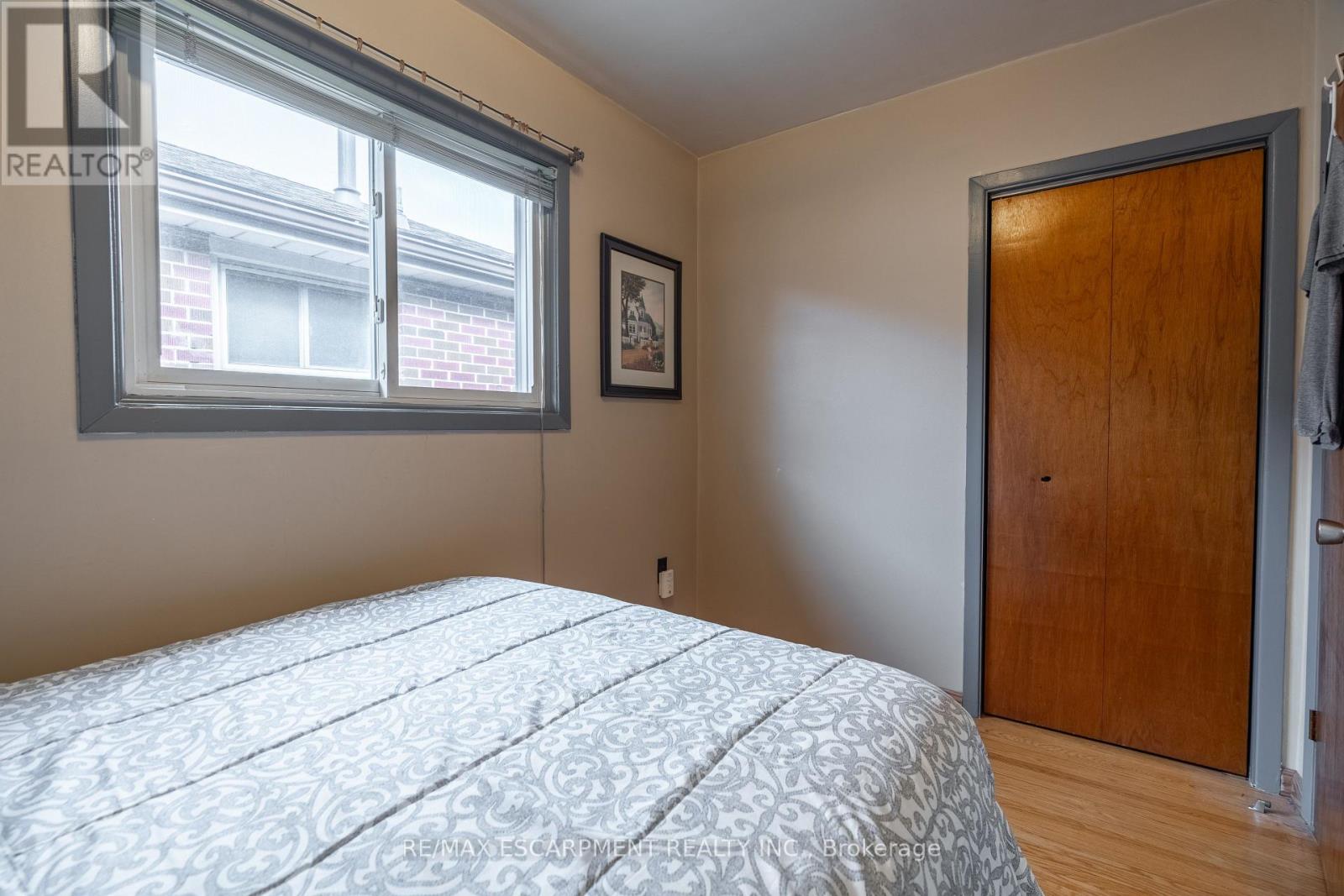 161 East 24th Street, Hamilton, Ontario  L8V 2Y2 - Photo 8 - X12915696