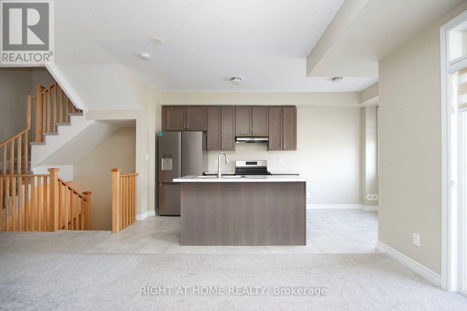 1104 Lockie Drive, Oshawa, Ontario  L1L 0R9 - Photo 7 - E12915870