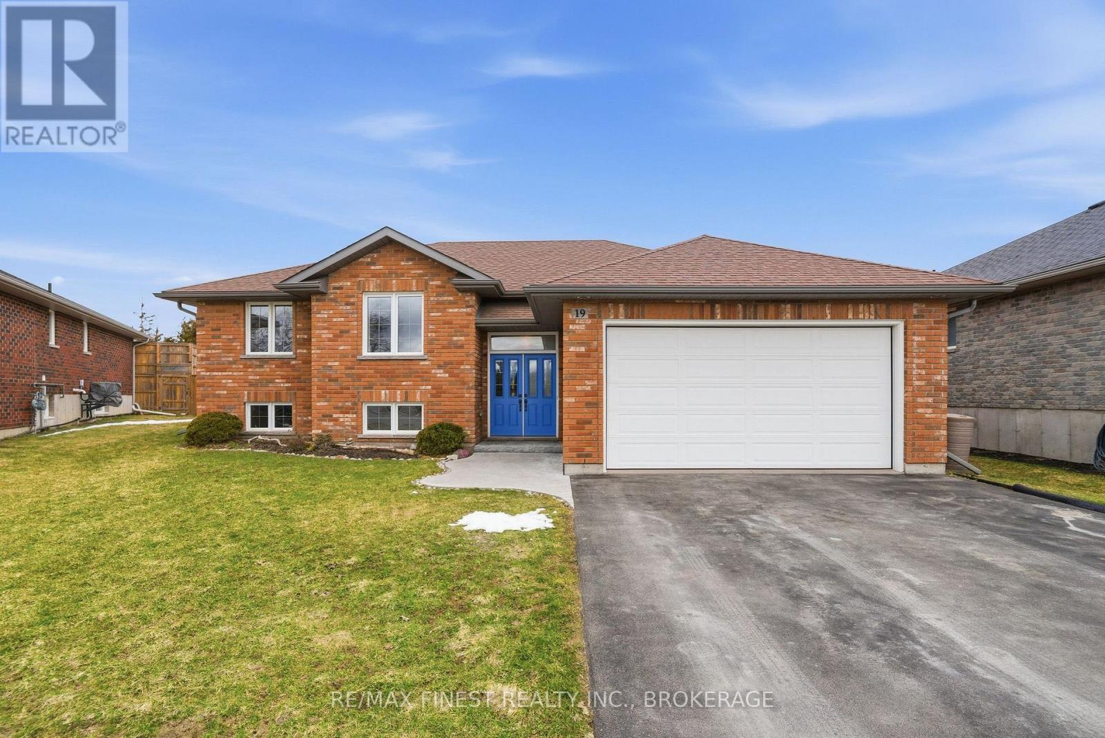 19 FREEDOM CRESCENT, Quinte West, Ontario