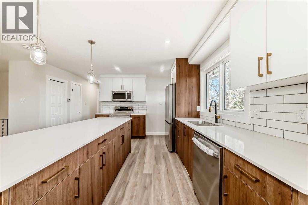 10832 7 Street Sw, Calgary, Alberta  T2W 0G5 - Photo 8 - A2292512