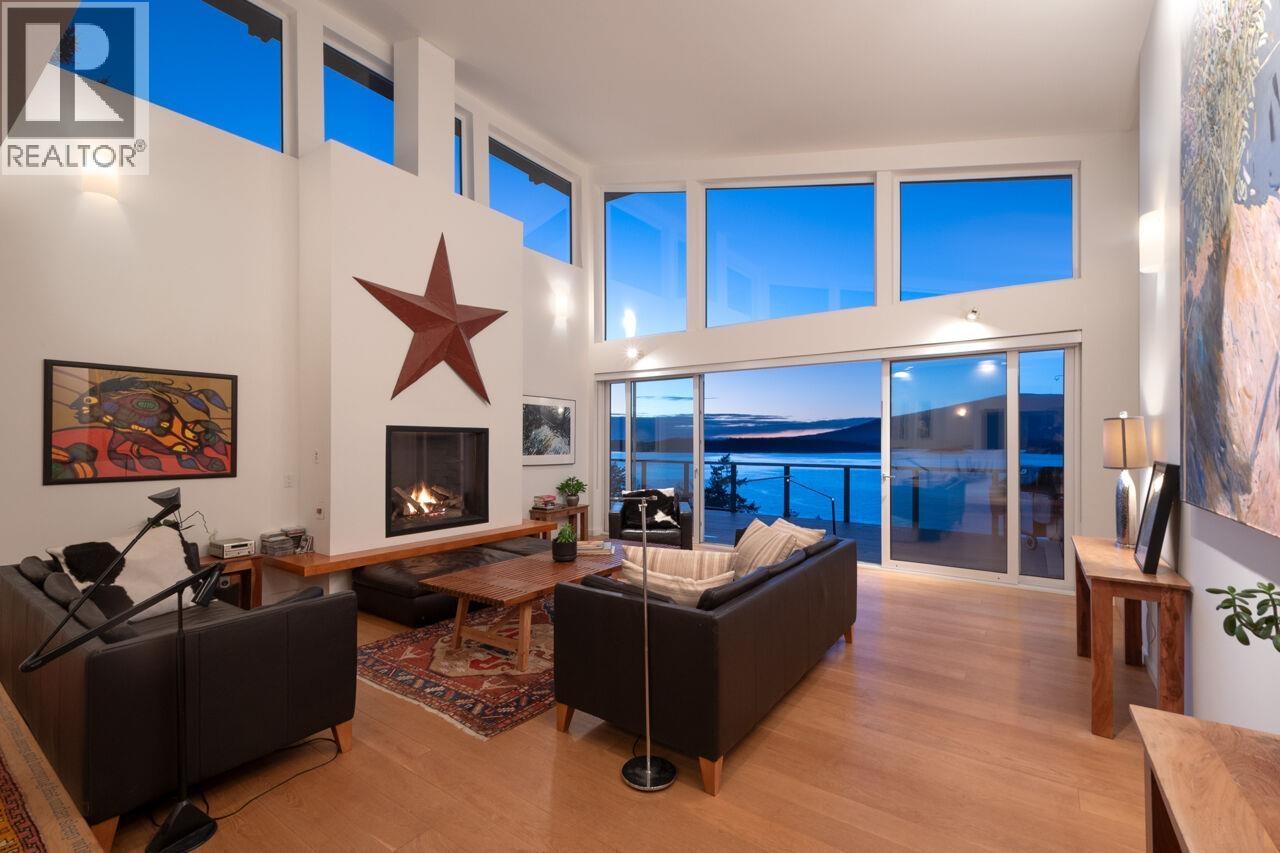 1670 WHITESAILS DRIVE, Bowen Island, British Columbia