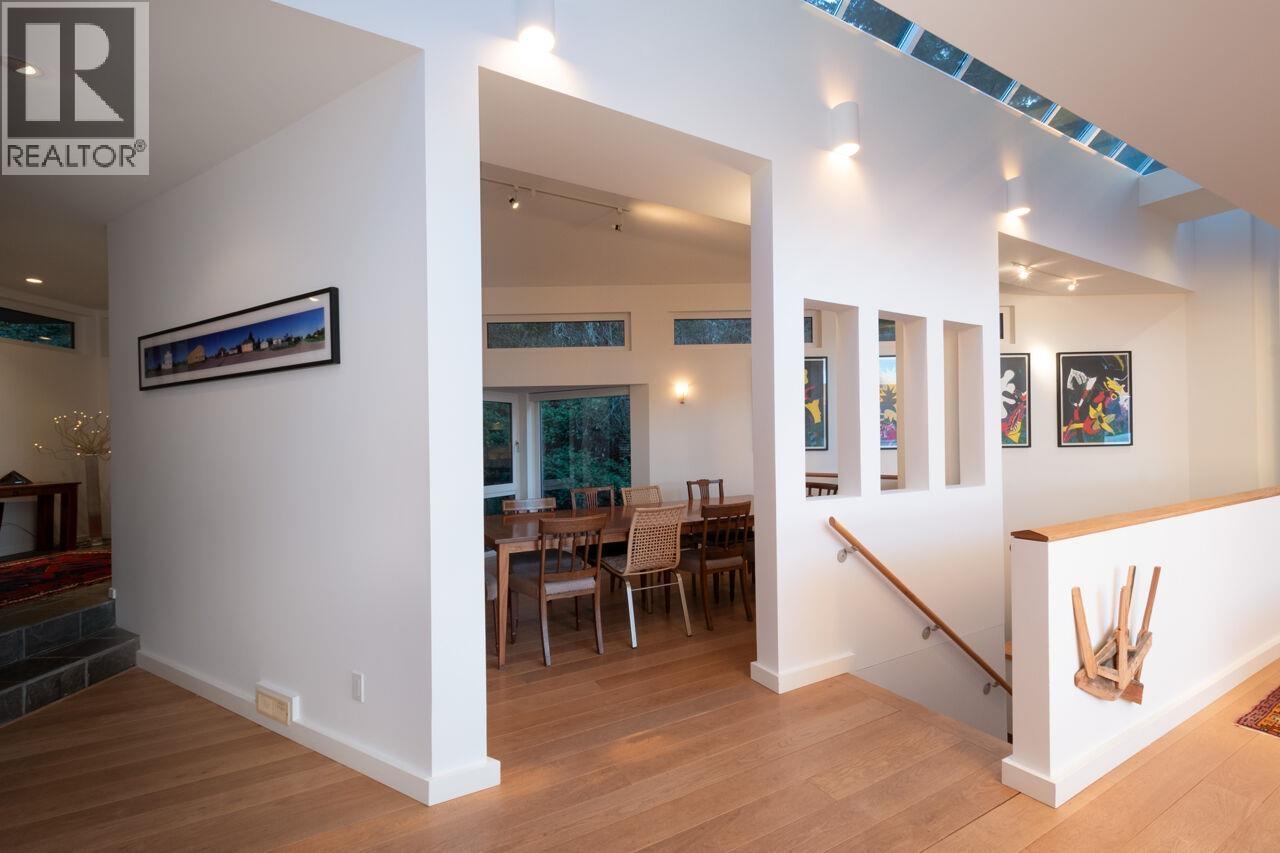 1670 Whitesails Drive, Bowen Island, British Columbia  V0N 1G2 - Photo 16 - R3102623