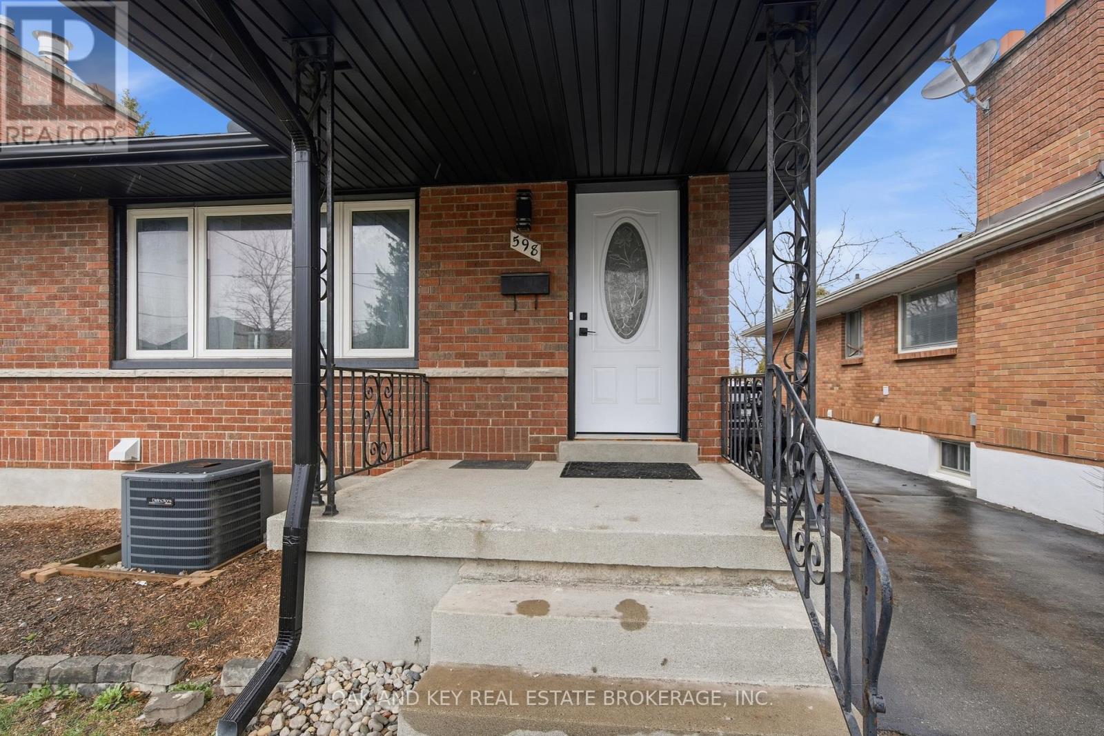 598 Ross Street, London East, Ontario  N5Y 3V7 - Photo 2 - X12915910