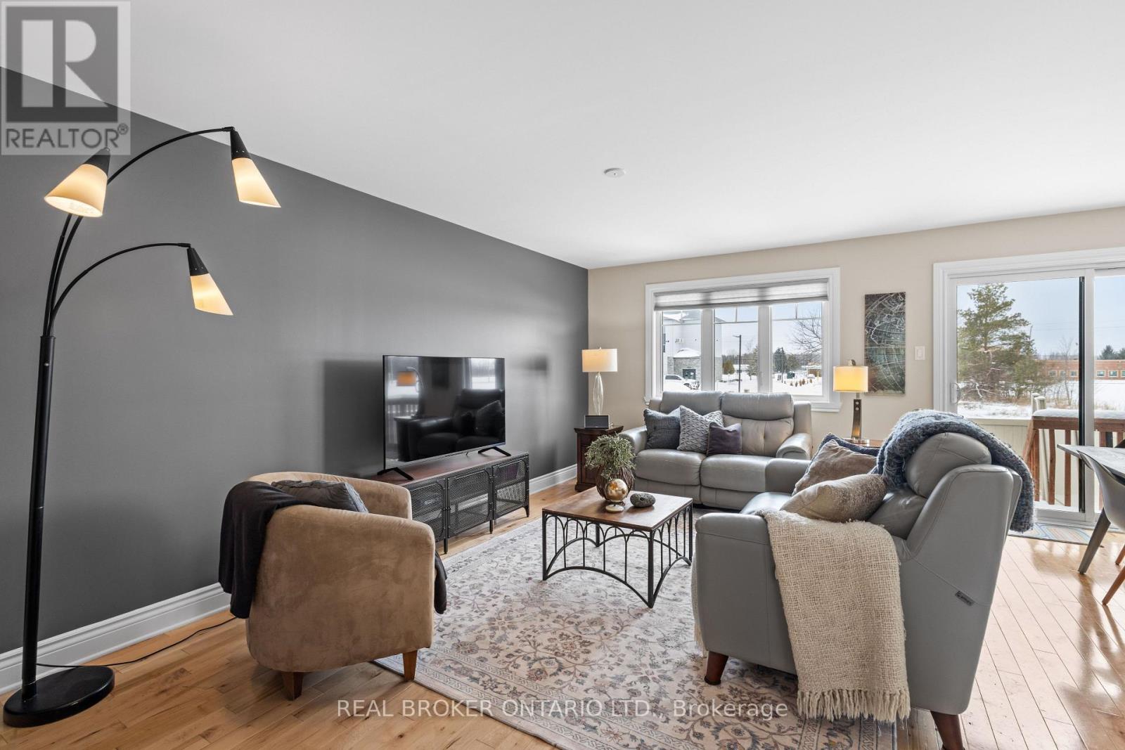 336 Twilight Avenue, Russell, Ontario  K4R 0E3 - Photo 10 - X12915942