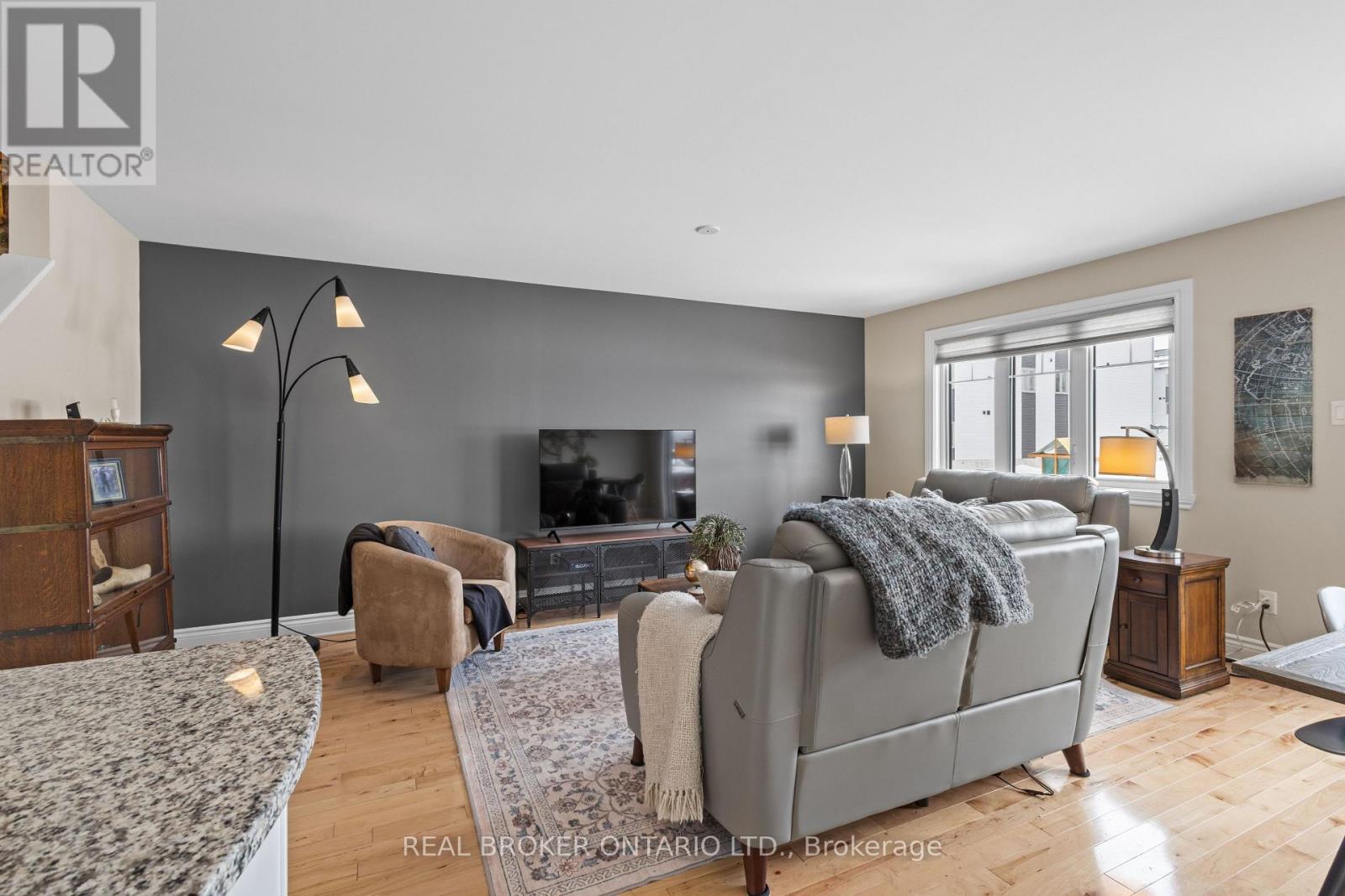 336 Twilight Avenue, Russell, Ontario  K4R 0E3 - Photo 11 - X12915942