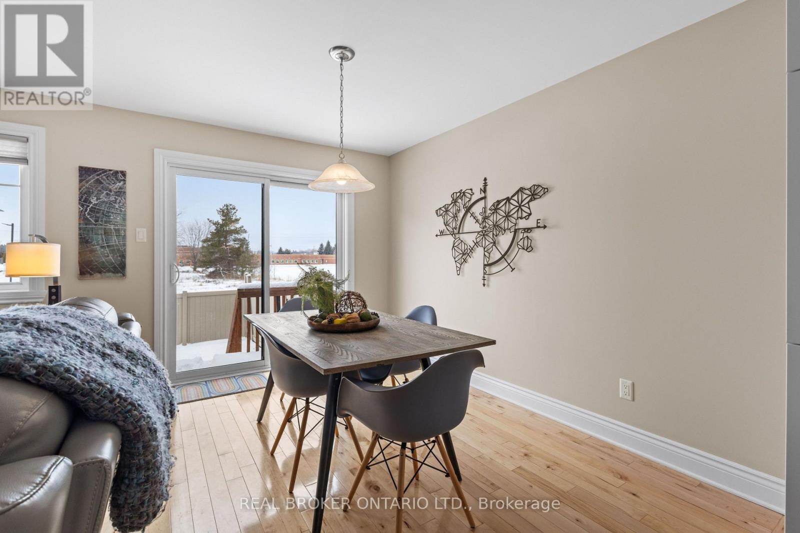 336 Twilight Avenue, Russell, Ontario  K4R 0E3 - Photo 12 - X12915942