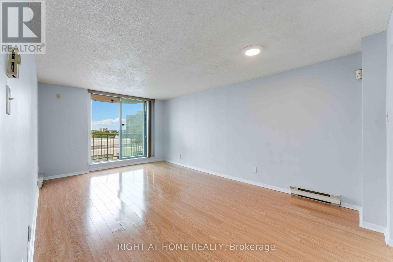 605 - 1440 Heron Road, Ottawa, Ontario  K1V 0X2 - Photo 4 - X12915946