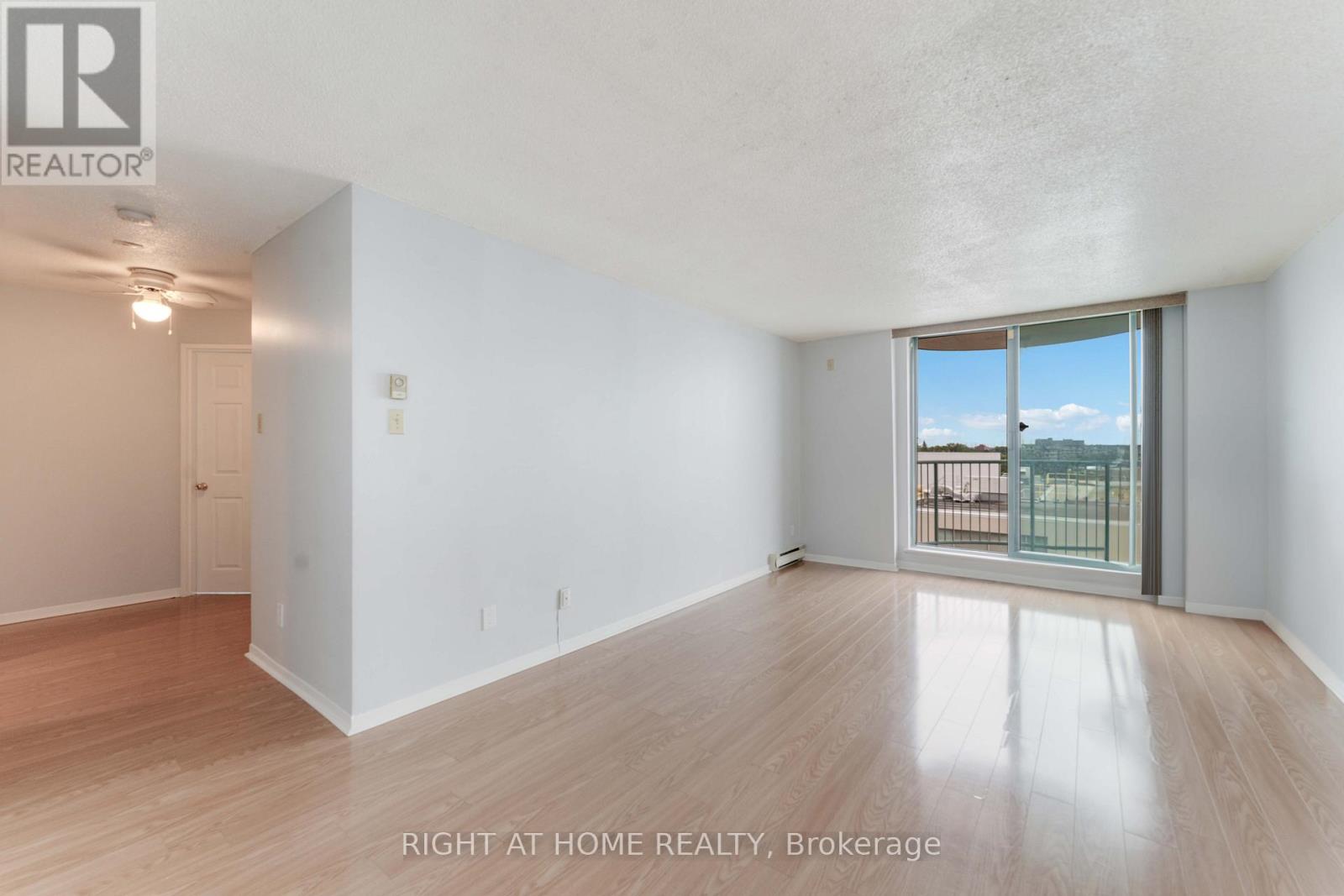 605 - 1440 Heron Road, Ottawa, Ontario  K1V 0X2 - Photo 6 - X12915946