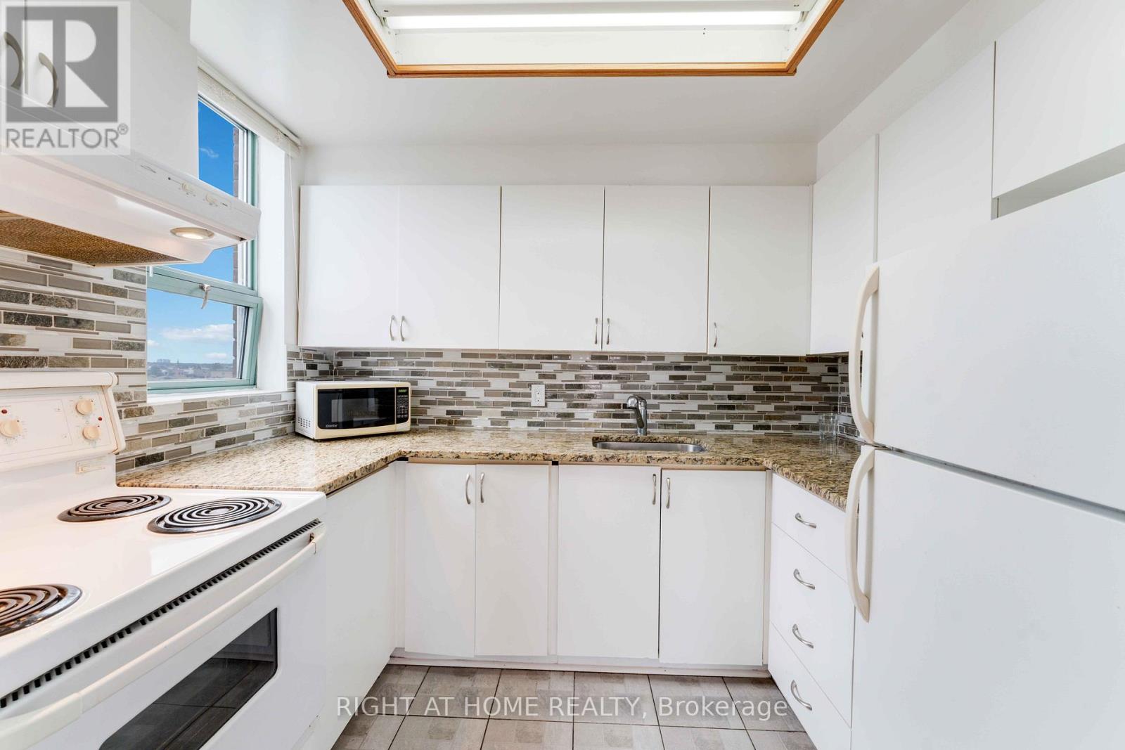 605 - 1440 Heron Road, Ottawa, Ontario  K1V 0X2 - Photo 7 - X12915946