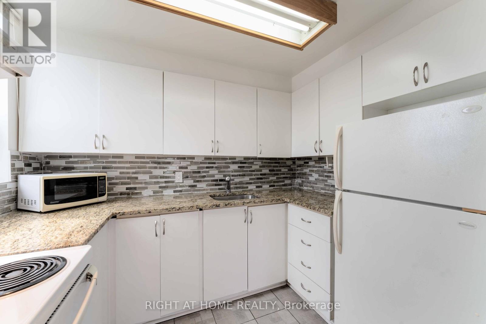 605 - 1440 Heron Road, Ottawa, Ontario  K1V 0X2 - Photo 8 - X12915946