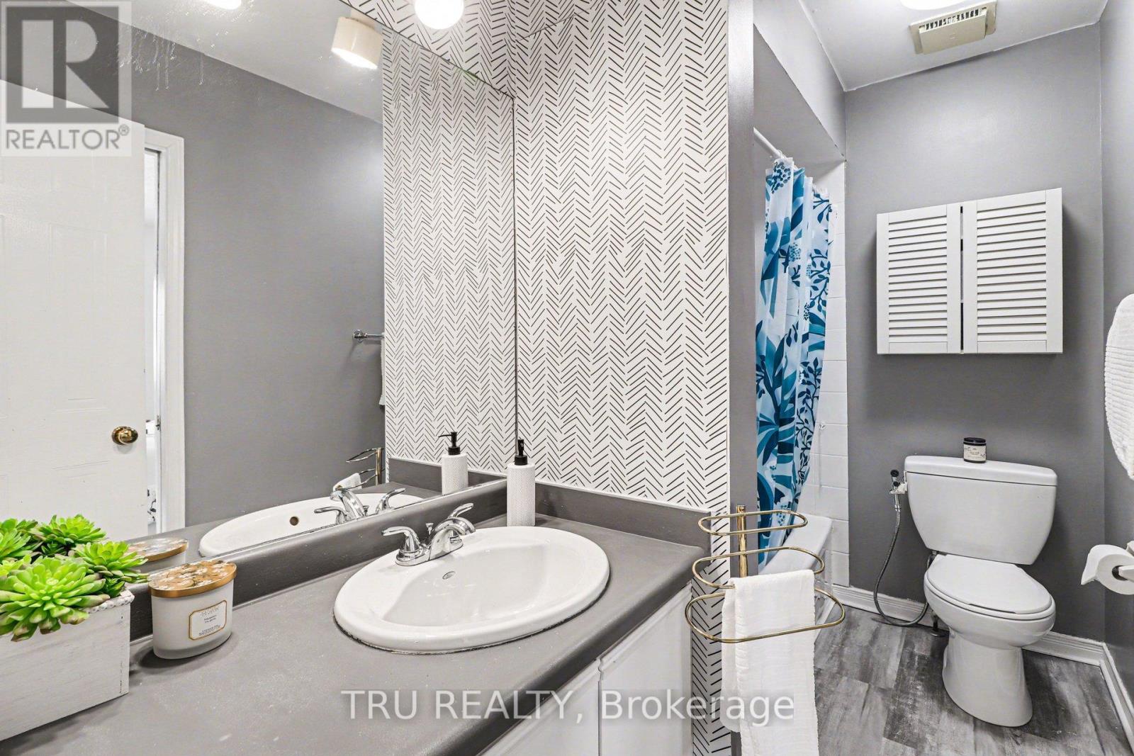 1120 Chimney Hill Way, Ottawa, Ontario  K1J 8Z6 - Photo 15 - X12916002