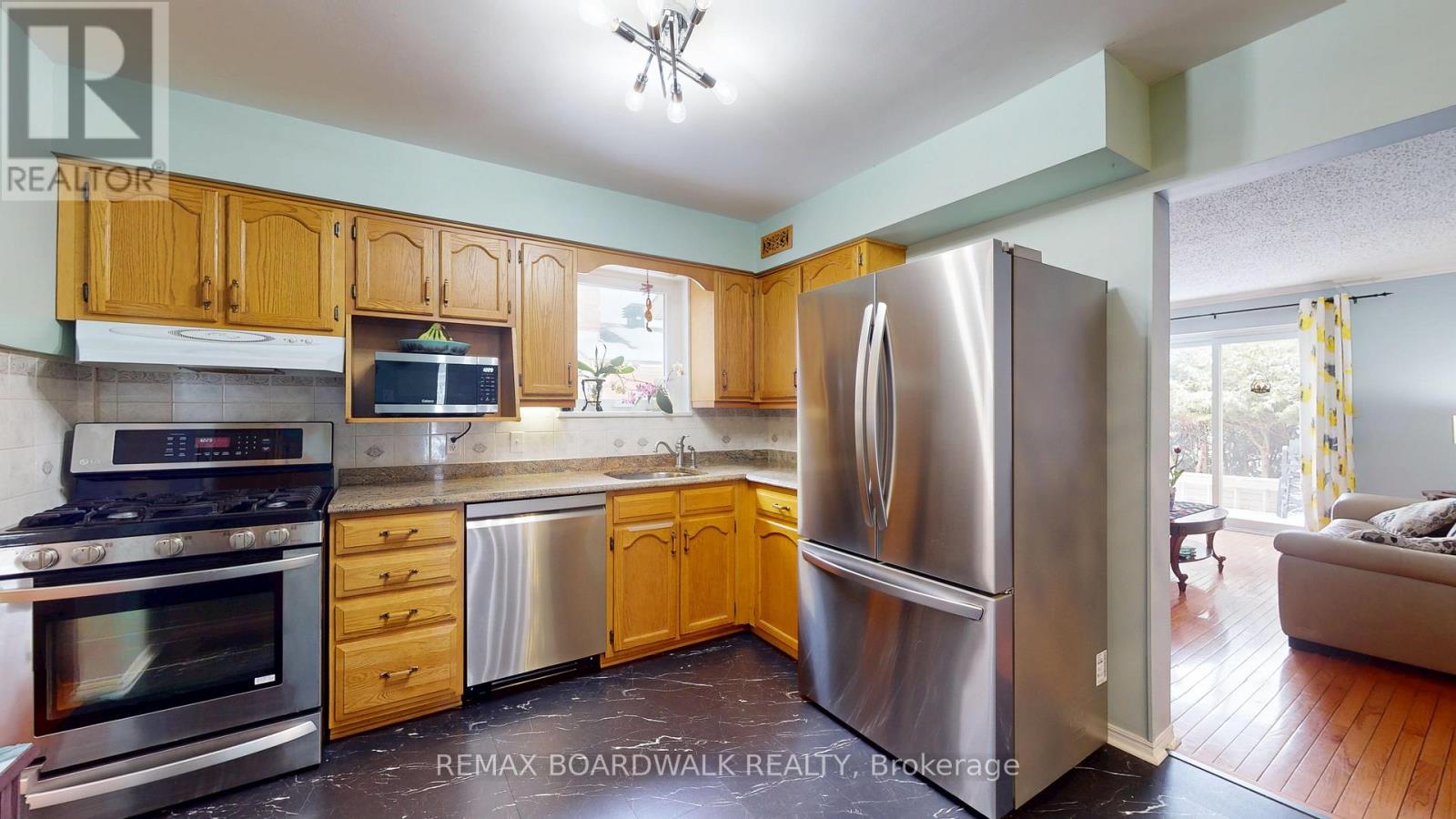 120 First Avenue, Brockville, Ontario  K6V 3B4 - Photo 11 - X12916004