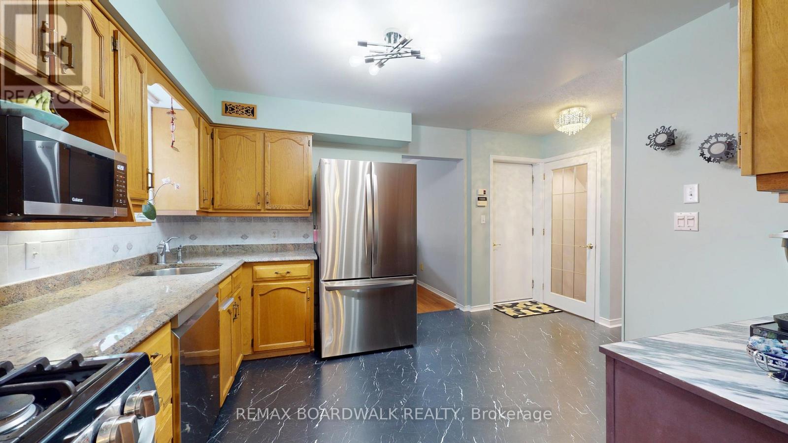 120 First Avenue, Brockville, Ontario  K6V 3B4 - Photo 13 - X12916004